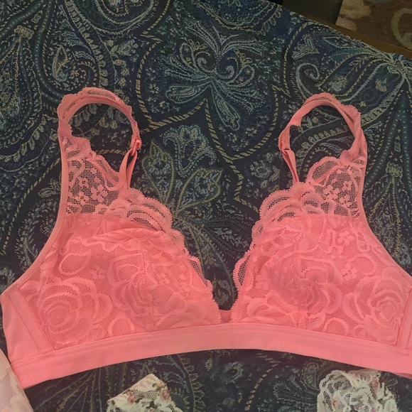 Victoria’s Secret lace bralette bundle. SzS - Picture 4 of 5